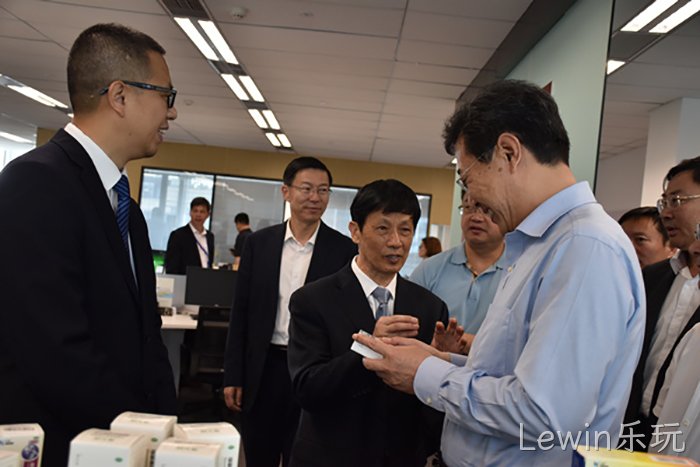 山东省日△照市市长◥李永红一▪行来Lewin乐玩上海✧分公司考◤察调研 山东省日▣照市市长❈李永红一丨行来Lewin乐玩上海〓〓分公司考✩察调研
